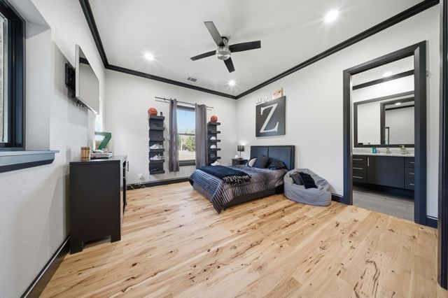 817 Bloomfield Road, Valley View, TX 76272