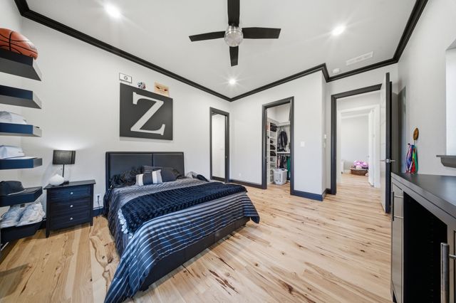 817 Bloomfield Road, Valley View, TX 76272