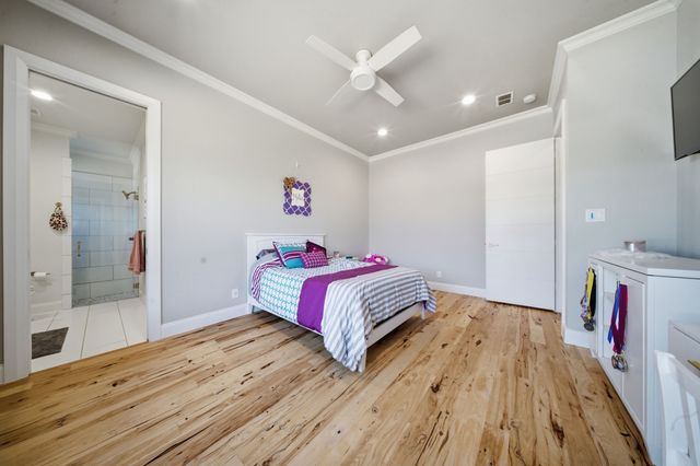 817 Bloomfield Road, Valley View, TX 76272