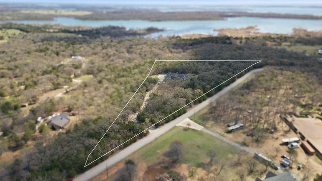 817 Bloomfield Road, Valley View, TX 76272