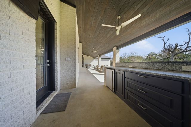 817 Bloomfield Road, Valley View, TX 76272