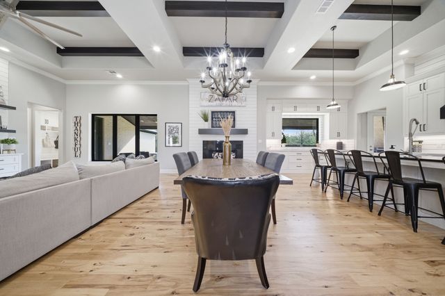 817 Bloomfield Road, Valley View, TX 76272