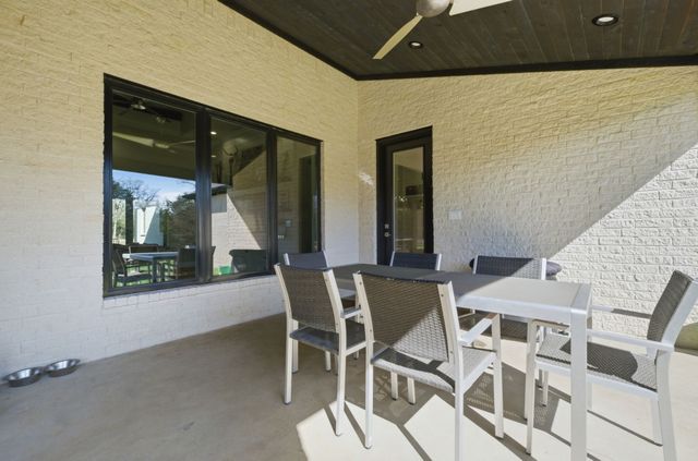 817 Bloomfield Road, Valley View, TX 76272