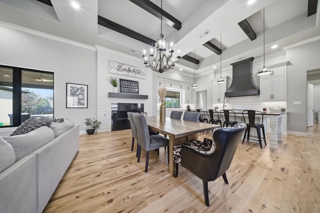 817 Bloomfield Road, Valley View, TX 76272