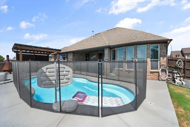5021 Chisholm View Drive, Fort Worth, TX 76123