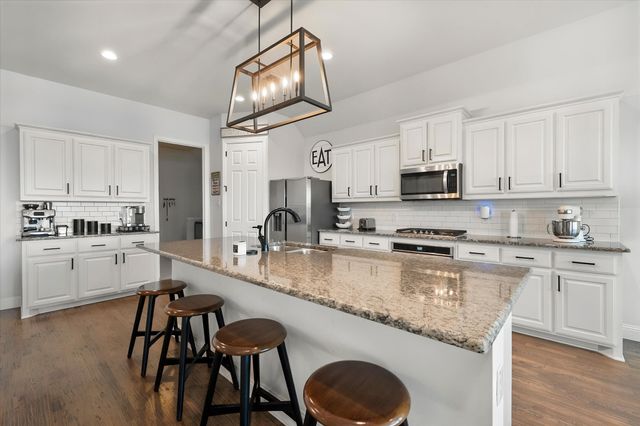 5021 Chisholm View Drive, Fort Worth, TX 76123