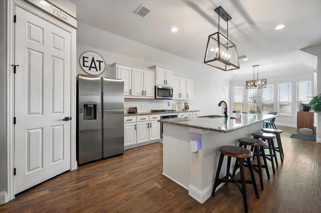 5021 Chisholm View Drive, Fort Worth, TX 76123