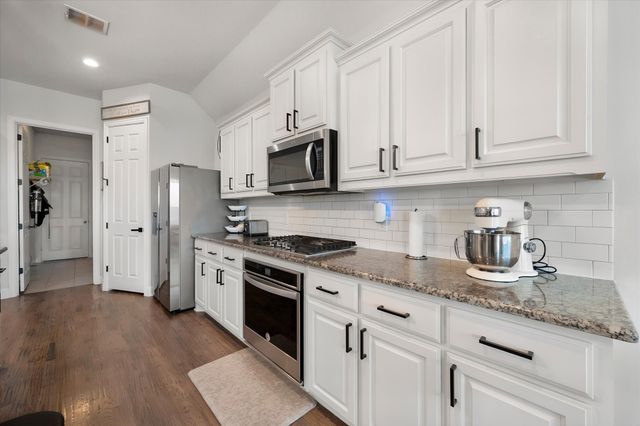 5021 Chisholm View Drive, Fort Worth, TX 76123