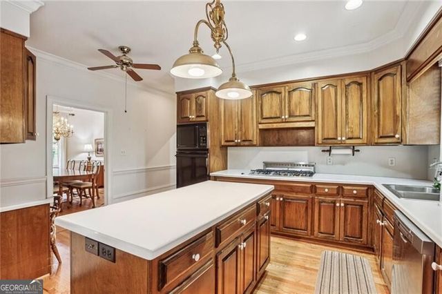 527 N Saint Marys Lane NW, Marietta, GA 30064