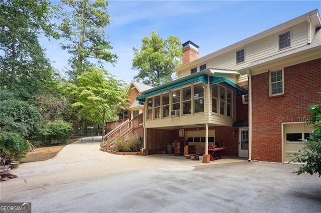 527 N Saint Marys Lane NW, Marietta, GA 30064