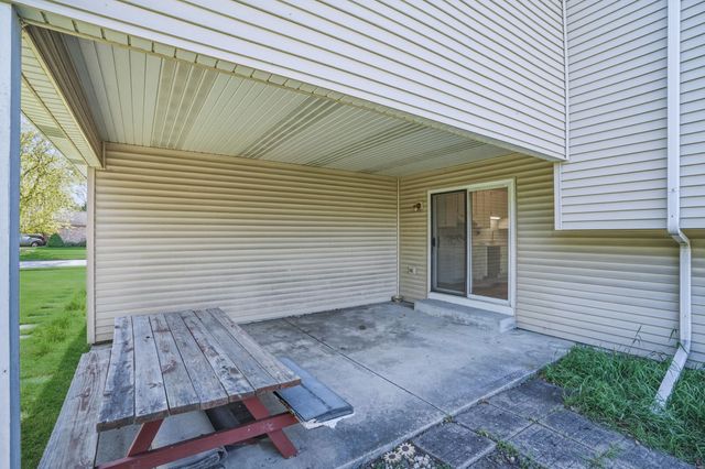 7617 Starling Drive, Schererville, IN 46375
