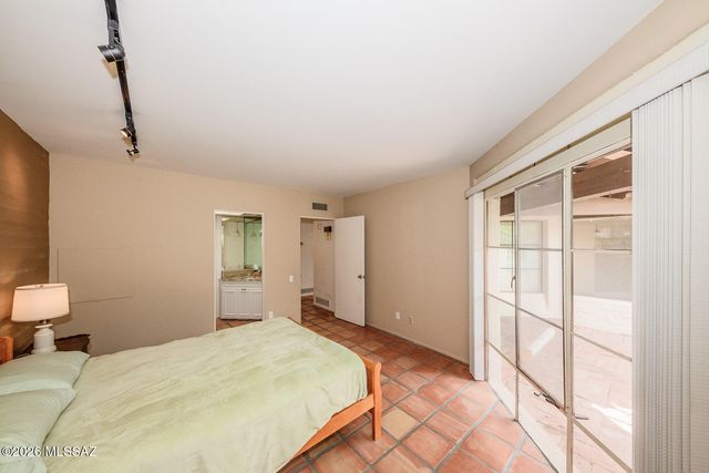 2600 E Skyline Dr Unit 17, Tucson, AZ 85718