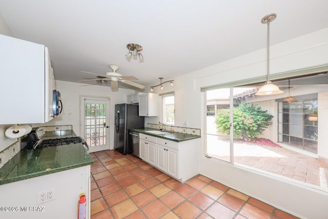 2600 E Skyline Dr Unit 17, Tucson, AZ 85718