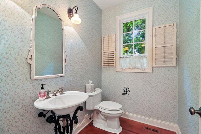 20102 Oakwood Drive, Mokena, IL 60448