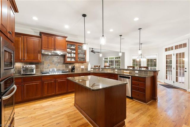 7572 Haw Meadows Drive, Kernersville, NC 27284