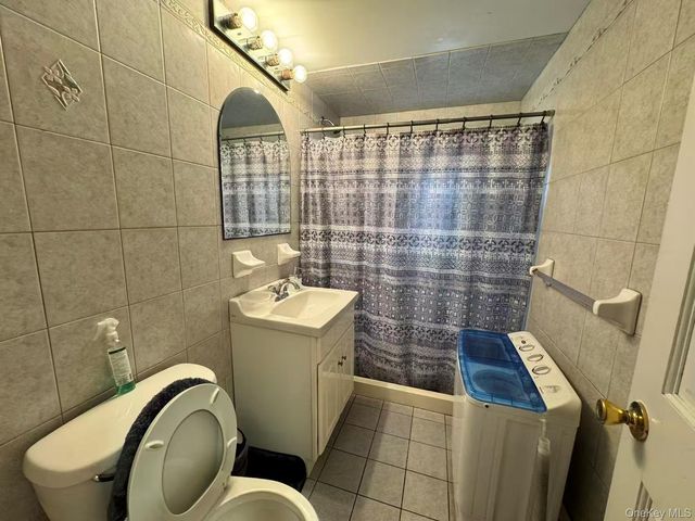 1374 Gillespie Avenue, Bronx, NY 10461