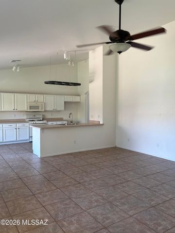 7648 W Creosote Spring Court, Tucson, AZ 85743