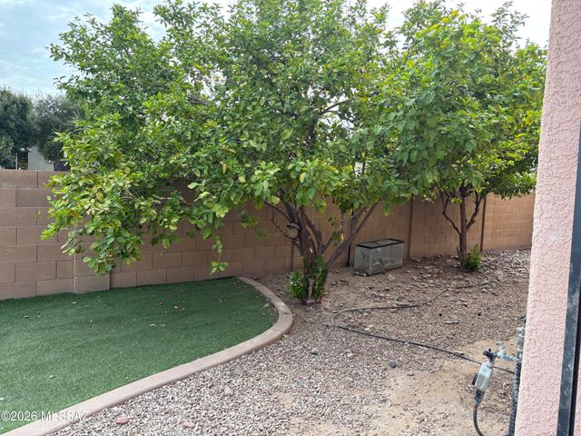 7648 W Creosote Spring Court, Tucson, AZ 85743
