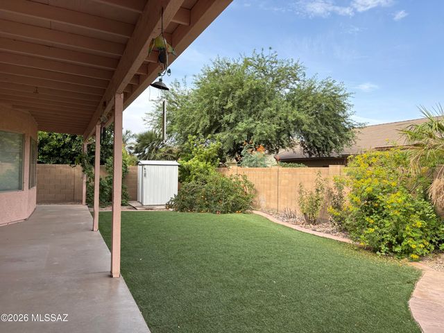 7648 W Creosote Spring Court, Tucson, AZ 85743