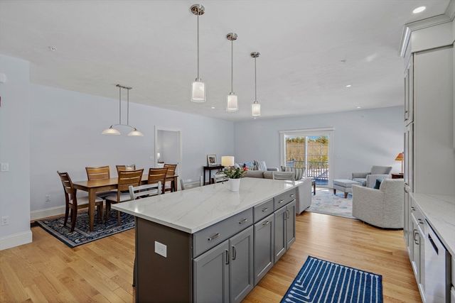 6 Chickadee Way 23, Upton, MA 01568