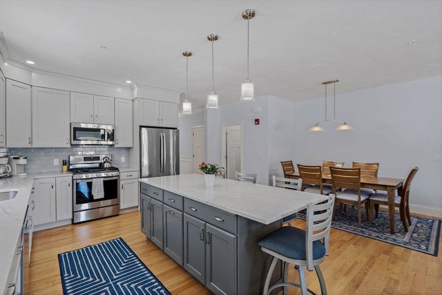 6 Chickadee Way 23, Upton, MA 01568