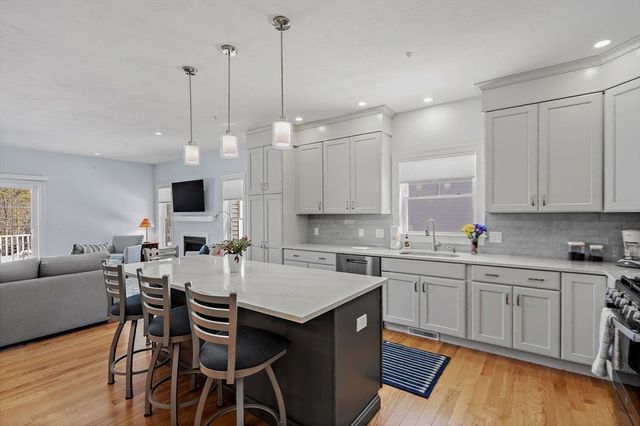 6 Chickadee Way 23, Upton, MA 01568