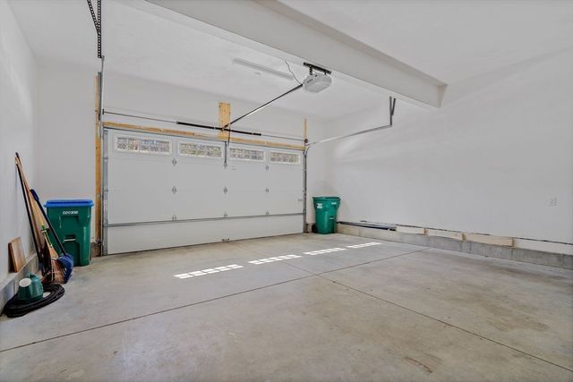 6 Chickadee Way 23, Upton, MA 01568