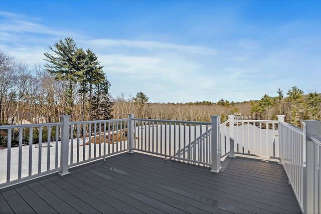 6 Chickadee Way 23, Upton, MA 01568