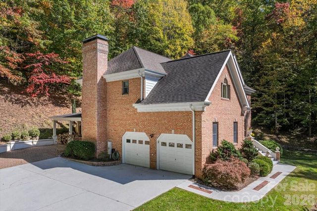 295 Laurel Ridge Drive, Waynesville, NC 28786