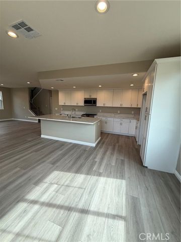 7398 N Maple, Fontana, CA 92336