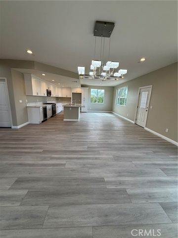 7398 N Maple, Fontana, CA 92336