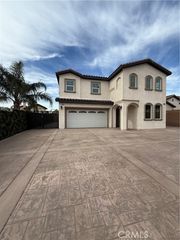 7398 N Maple, Fontana, CA 92336