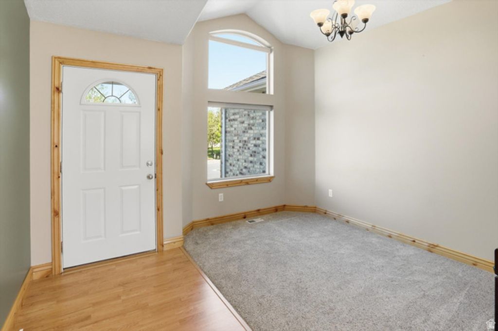 Image 5 of property listing at 464 N 1300 E, Heber City, UT 84032