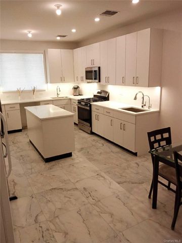 6 Amsterdam 304, Monroe, NY 10950