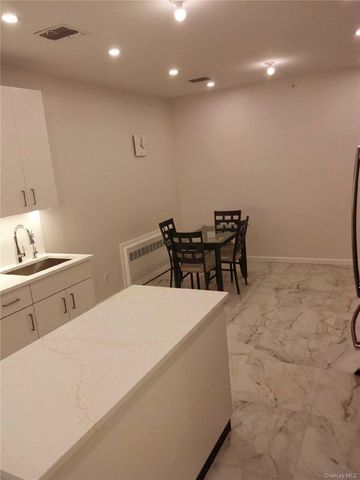 6 Amsterdam 304, Monroe, NY 10950