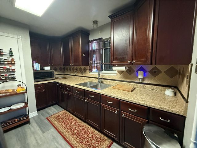 214 Maybrook Drive, Houston, TX 77015