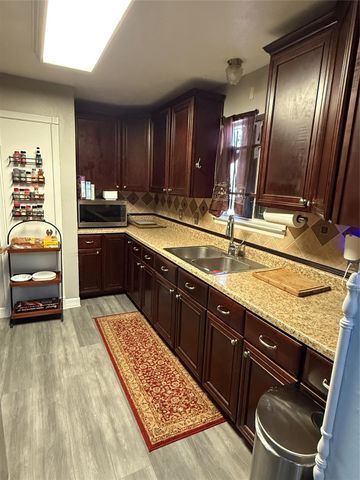 214 Maybrook Drive, Houston, TX 77015