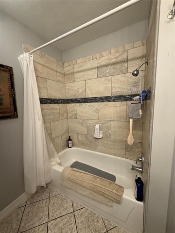 214 Maybrook Drive, Houston, TX 77015