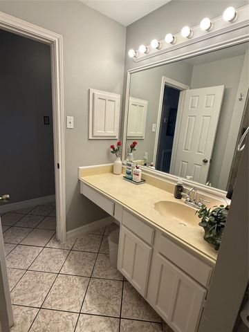 214 Maybrook Drive, Houston, TX 77015