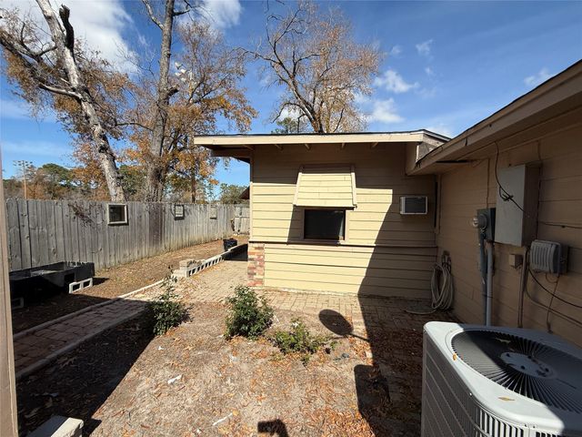 214 Maybrook Drive, Houston, TX 77015