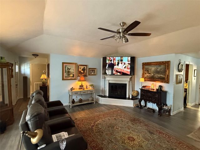 214 Maybrook Drive, Houston, TX 77015