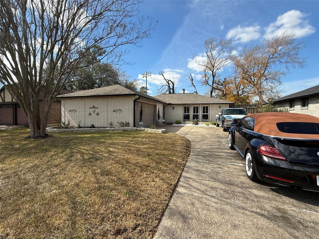 214 Maybrook Drive, Houston, TX 77015