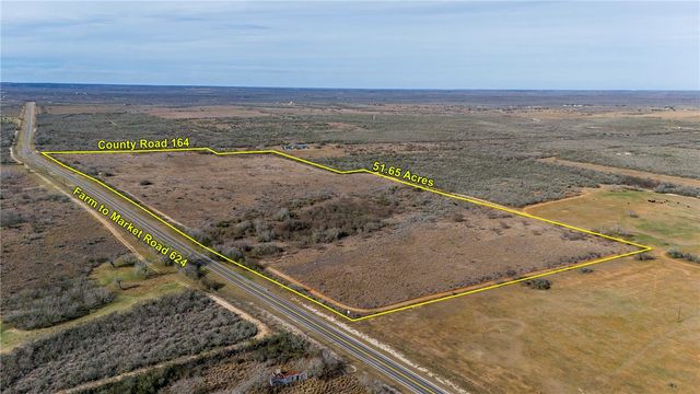 124 County Road 164, George West, TX 78022