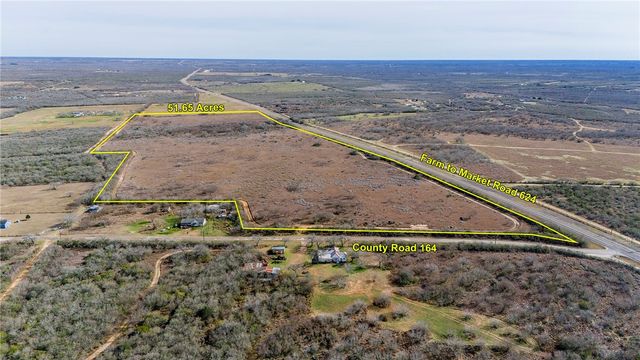 124 County Road 164, George West, TX 78022