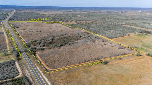 124 County Road 164, George West, TX 78022