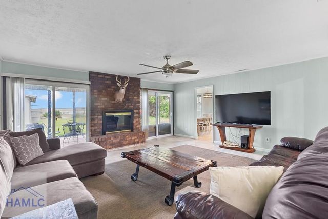 252 River Drive, Midway, GA 31320