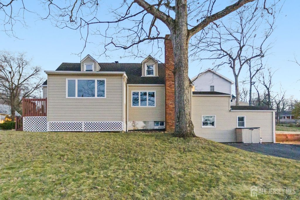83 Mountain Boulevard, Somerset County, NJ 07069