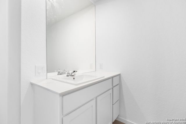 1355 Neria Loop, San Antonio, TX 78224