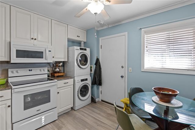 72 West Shore Road 104, Warwick, RI 02889