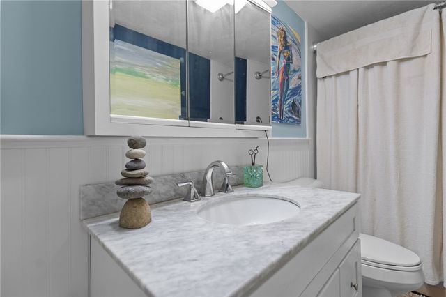 72 West Shore Road 104, Warwick, RI 02889